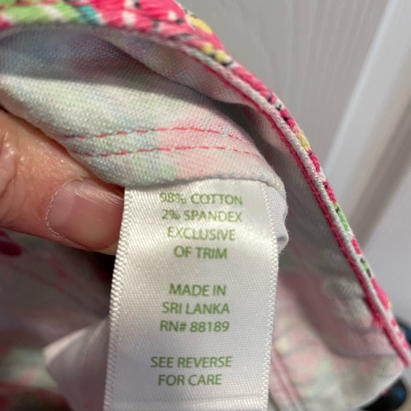 Lilly Pulitzer jeans. These jeans are so cute and are stretchy! - Picture 2 of 4